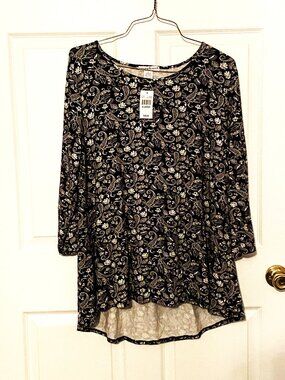 New with tags, Black and White (hastings and smith} top.  Size XL.